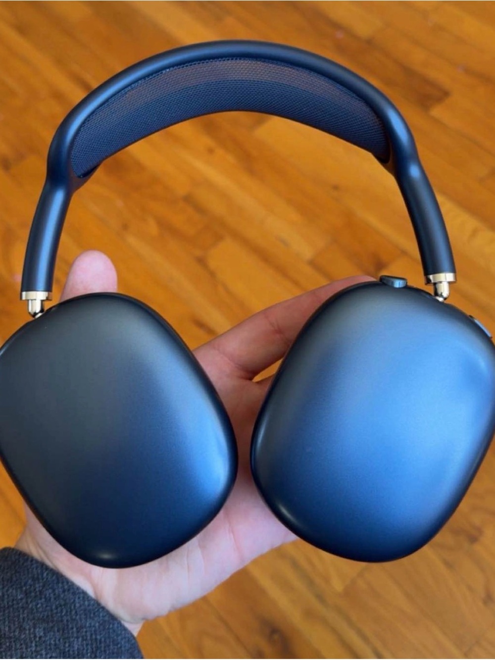 Apple Over-Ear Wireless Headphones - Deep Blue